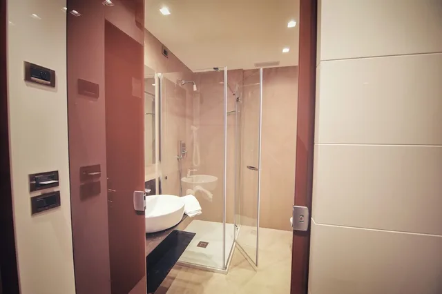 غرفة سوبيريور رباعية بسرير كوين وسريرين منفصلين، Hotel Gran Paradiso 2/3
