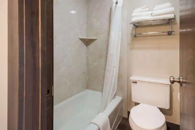 غرفة قياسية بسرير كوين، SureStay Plus Hotel by Best Western Rexburg 5/5