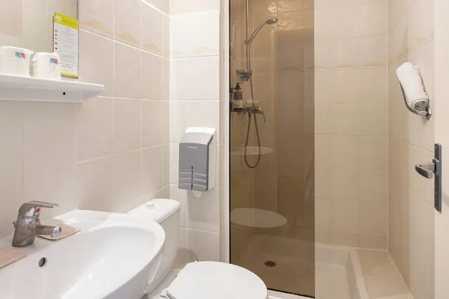 Room, Twin Beds, San Balcony، Hotel Club Le Capet 9/9