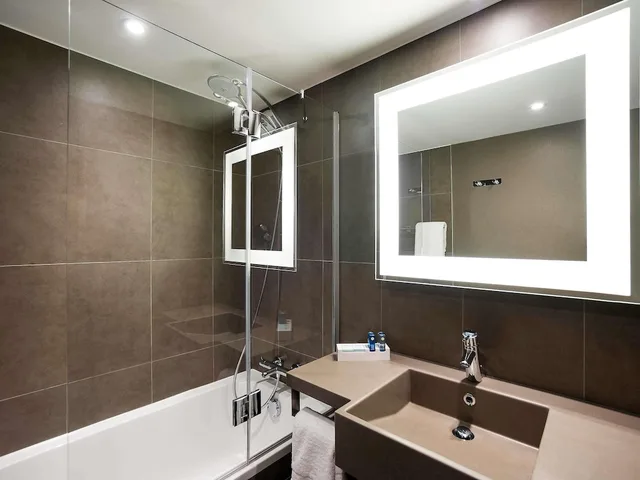 غرفة سوبيريور بسرير مزدوج مع أريكة، Novotel Gent Centrum 3/5