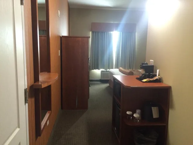 جناح بسرير كينج بجاكوزي، Best Western Plus Service Inn and Suites 10/10