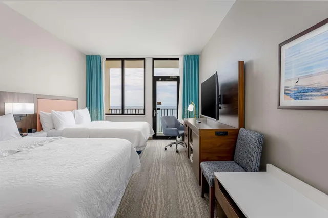 غرفة بسريرين كوين بإطلالة على البحر، Hampton Inn Suites Orange Beach Gulf Front 2/5