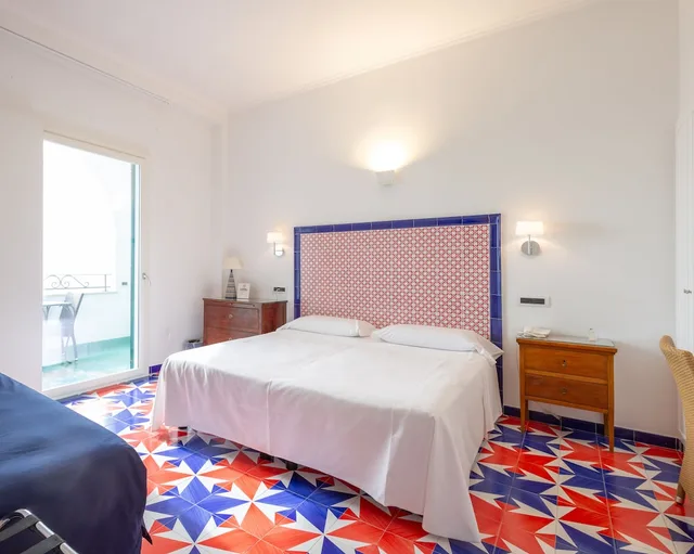 غرفة قياسية بإطلالة على البحر، Hotel Aurora Amalfi 2/10