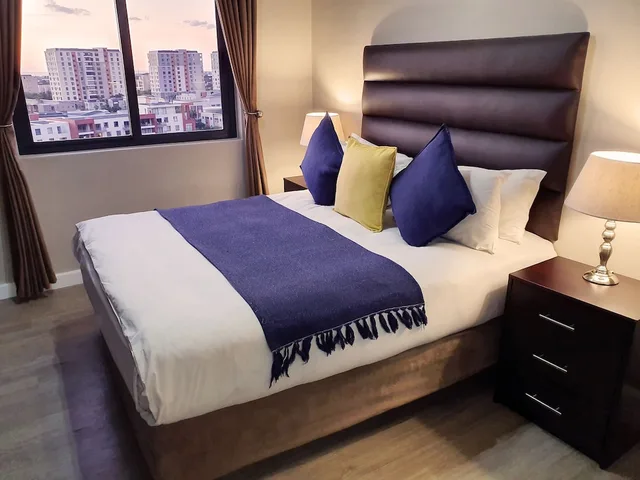 1 Bedroom, Apartment, Queen Bed, Mountain View, Sofa, Knightsbridge Luxury Apartment 1/3