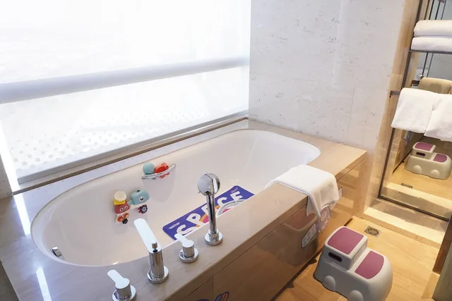 غرفة بريميوم بسريرين منفصلين، CROWNE PLAZA DALIAN SPORTS CENTER 10/10