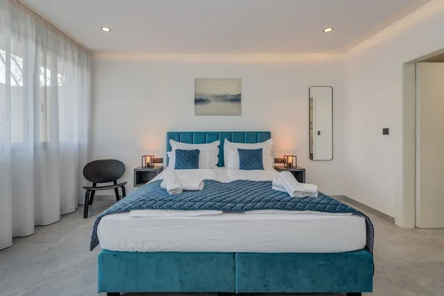 غرفة ديلوكس بسرير كينج بشرفة، Lichia Amia Luxe Rooms 10/10
