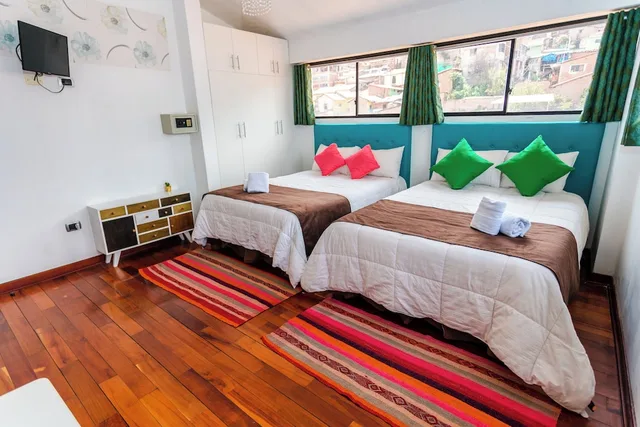 شقة ديلوكس بسريرين كينج بشرفة بـ4 غرف نوم، Hotel R House Cusco 1/10