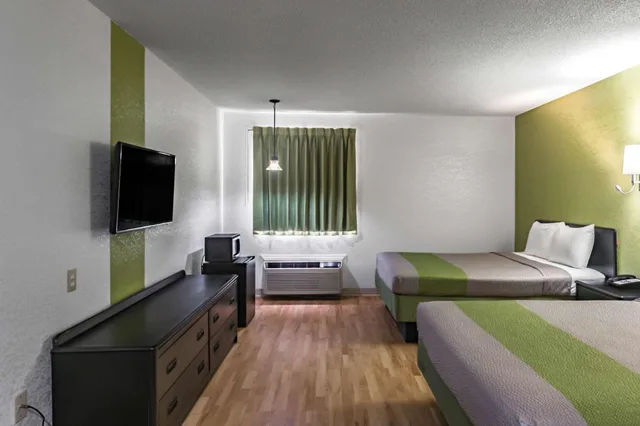 غرفة بسريرين مزدوجين، Motel6 Augusta, KS 6/8