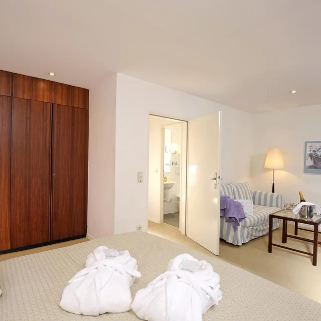 غرفة عائلية مع أريكة، Baseler Hof Hotel 8/10