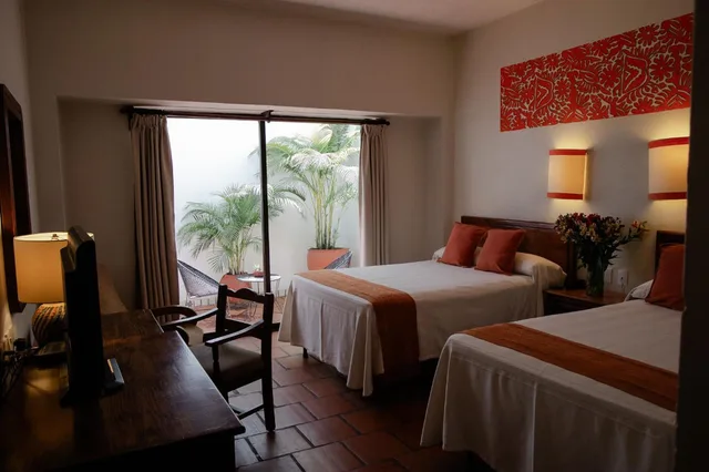 Room, Twin Beds, Terrace, Parador del Dominico 2/8