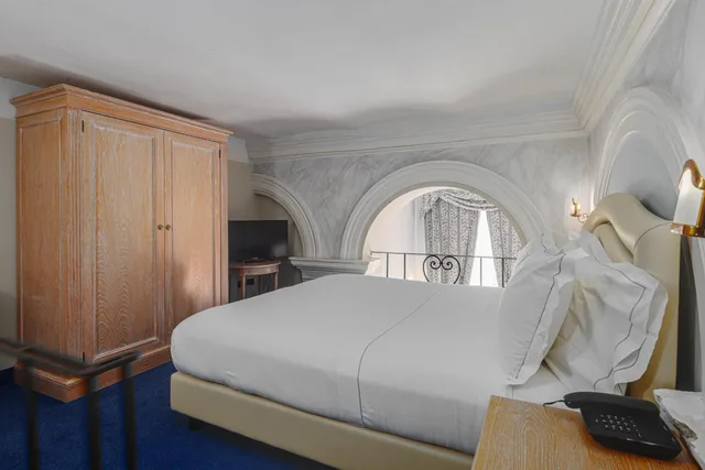 جناح دوبلكس جونيور، Hotel de La Ville 3/5