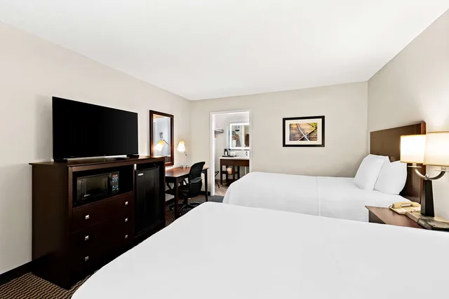 Room, 2 Double Beds, Pet Friendly, Best Western State Fair Inn 1/4