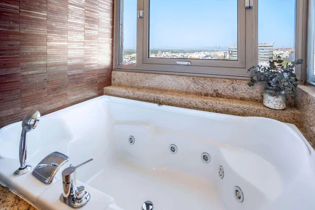 Grand, the Level, Premium, with View، Melia Madrid Princesa Hotel 9/9