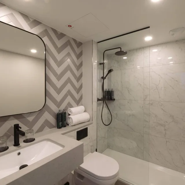 جناح ركني بسرير فردي بغرفتي نوم، DoubleTree by Hilton Berlin Ku’damm 8/10