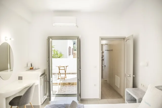 غرفة سوبيريور بسرير كينج بشرفة، Villa Galinia 4/5
