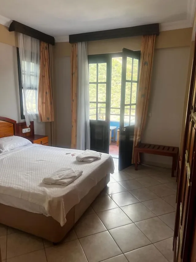 غرفة قياسية بسرير مزدوج أو سريرين منفصلين بإطلالة على الجبل، Belle Vue Hotel 1/8