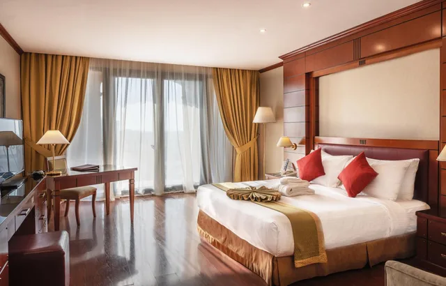غرفة ديلوكس بسرير كينج بإطلالة على المسبح، فندق موفنبيك جدة(MOVE INN Jeddah Hotel) 3/10