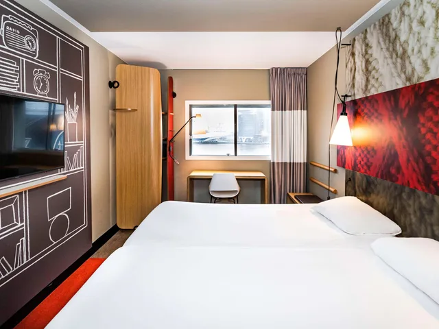 غرفة قياسية بسريرين منفصلين، Ibis Amsterdam Centre Hotel 4/8