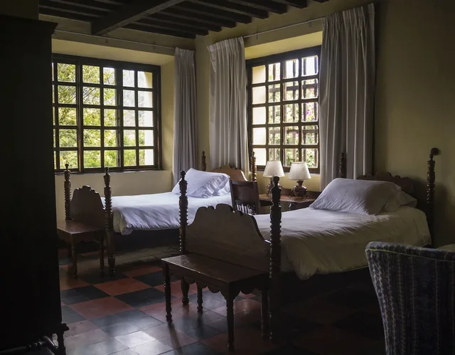 Basic, Twin Beds, Mayan Inn 5/10