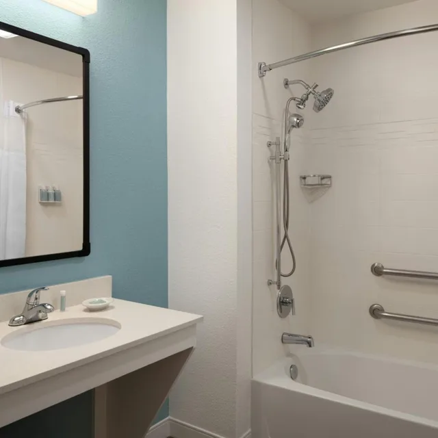 استوديو بسرير كوين مع أريكة بحوض استحمام لذوي الإعاقة، Residence Inn by Marriott Palo Alto Mountain View 8/9