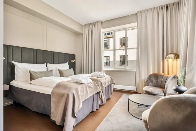 غرفة ديلوكس بسريرين منفصلين مع أريكة، Home Hotel Bryggen 2/7