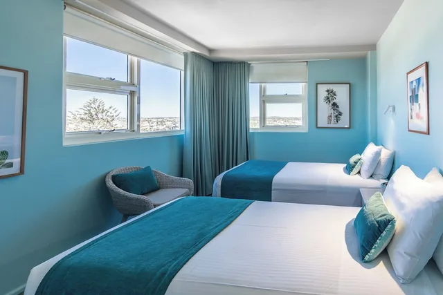 شقة ديلوكس بسرير كوين وسريرين منفصلين بإطلالة على البحر بغرفتي نوم، 84 The Spit Holiday Apartments 6/10