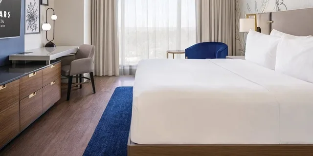 Premium, King Bed, High Floor, Caesars Virginia - A Caesars Rewards Destination 1/4