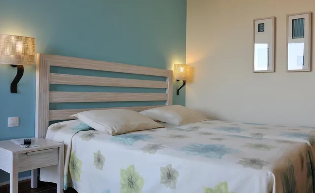 Deluxe, Double Bed, with Extra Bed, Lateral Side Sea View, Pestana Viking Beach and Golf Resort 4/10