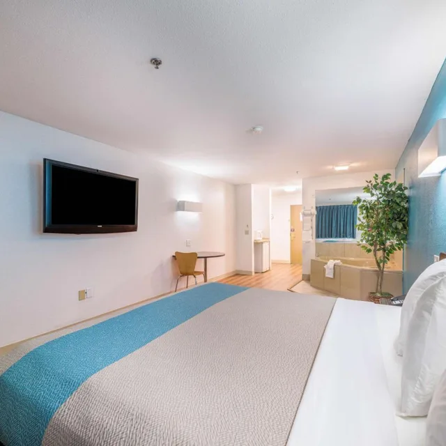 غرفة بسرير كينج لذوي الإعاقة، Motel6 Decatur, TX 5/10