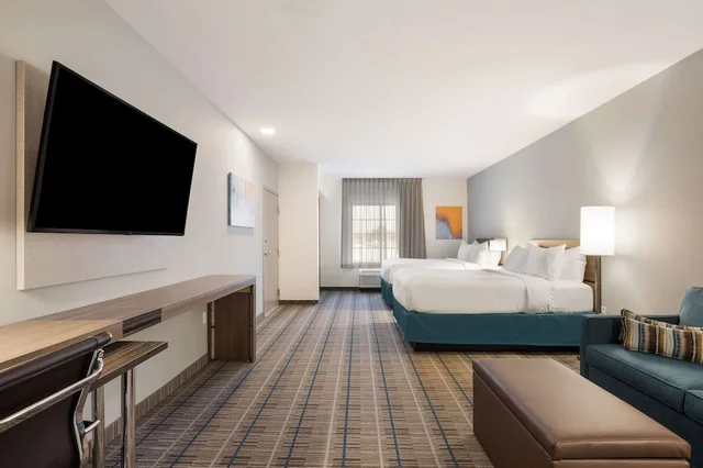 جناح بسريرين كوين مع أريكة يُسمح فيها بالحيوانات الأليفة بمطبخ صغير، MainStay Suites Gaylord 3/8