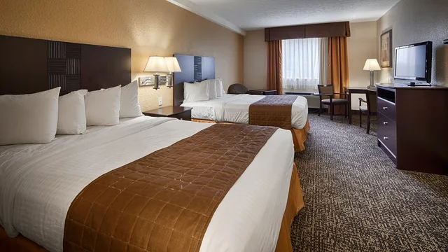 غرفة بسريرين كوين، Best Western Inn Elyria 4/7