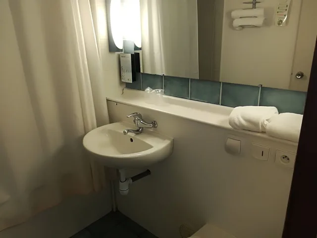 غرفة قياسية بسريرين منفصلين، CAMPANILE PERPIGNAN SUD 8/8