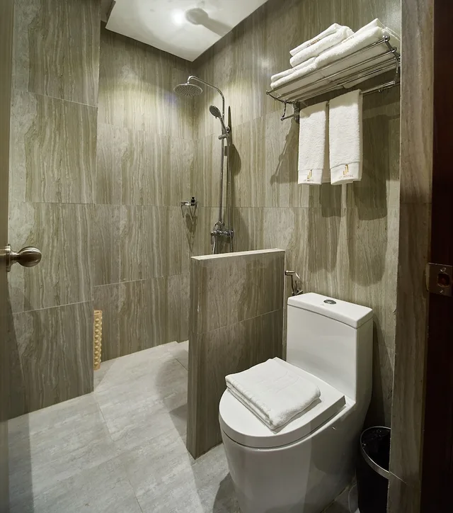 غرفة قياسية بسرير مزدوج، J7 Hotel Plaza 3/3
