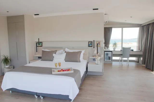 جناح بسرير كينج بشرفة، Kalyon Cesme 1/3
