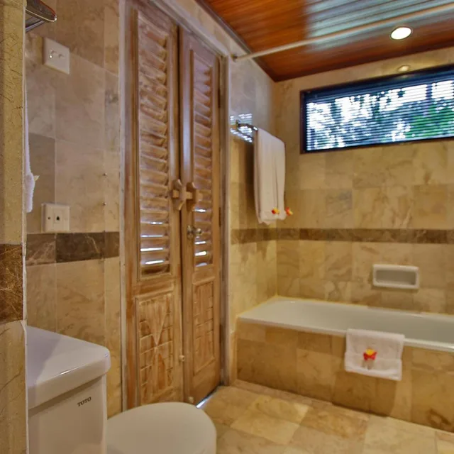جناح جونيور بسرير مزدوج بإطلالة على المسبح، The Jayakarta Lombok Beach Resort and Spa 8/8