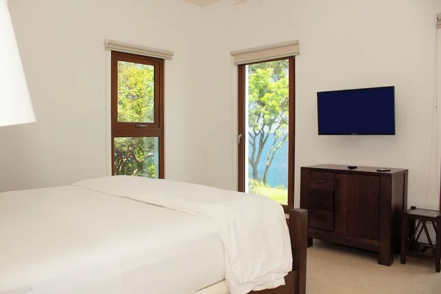 فيلا فاخرة بسريرين كوين بإطلالة على البحر بـ5 غرف نوم بمسبح خاص، Las Verandas Hotel And Villas 6/9