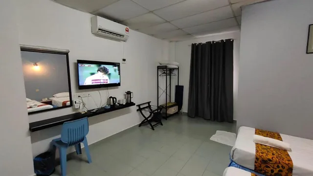 غرفة ثلاثية، Hotel K.T Mutiara 2/2