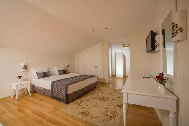 جناح بسرير كوين بشرفة، Argos Hotel - Adults Only 2/2