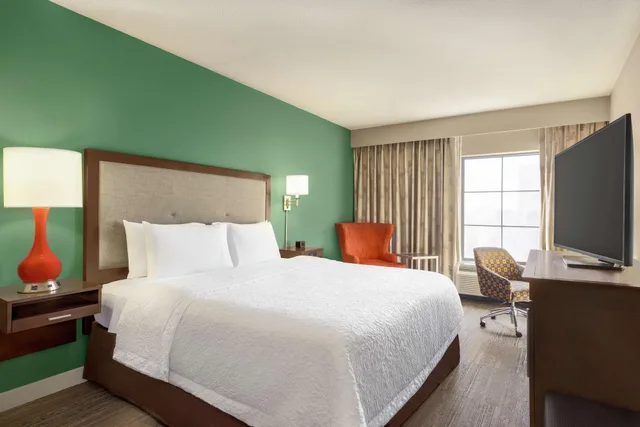 غرفة قياسية بسرير كينج، Hampton Inn And Suites New Orleans Conv Center 2/5