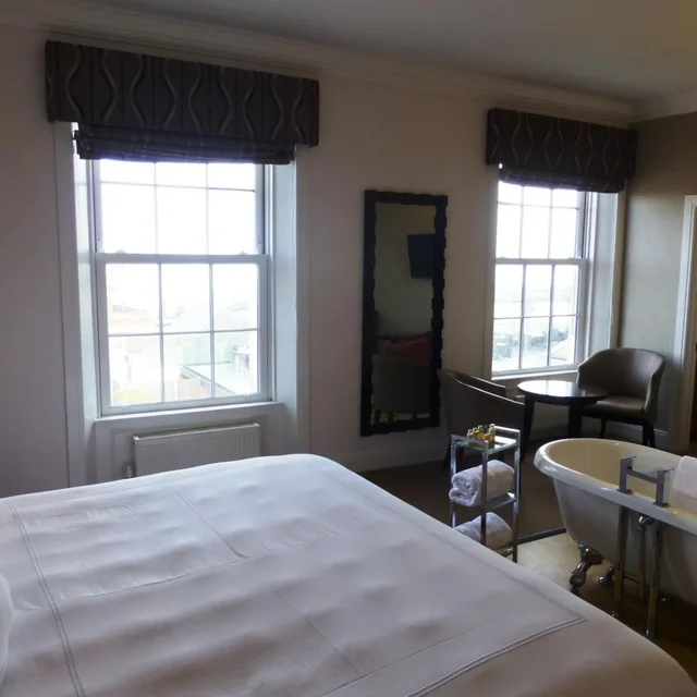 جناح بحوض استحمام، CBH Cliff Hotel 1/8