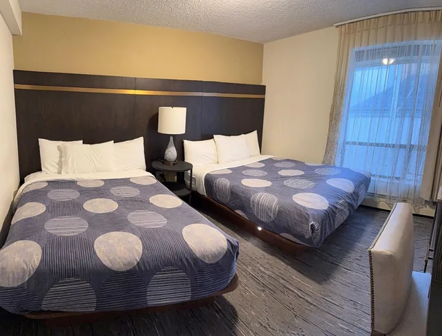 شقة عائلية بغرفة نوم واحدة، Snowshoe Motel 1/5