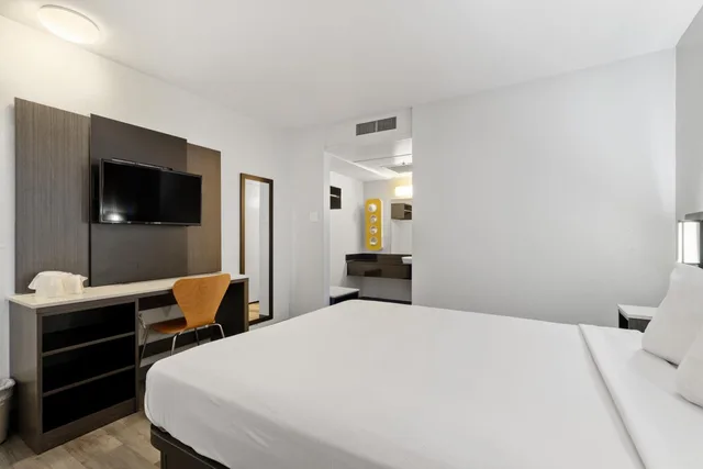 غرفة بسرير كوين، Motel6 Oceanside, CA 7/10