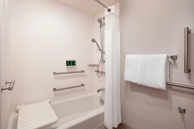 غرفة بسرير كينج، Courtyard by Marriott San Jose Cupertino 5/5