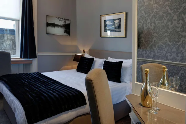 غرفة بسريرين، Braid Hills Hotel 1/1