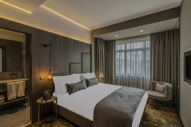 غرفة تنفيذية بسرير كينج بإطلالة على المدينة، Galata Times Boutique Hotel 2/2