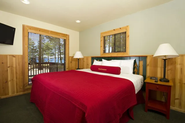 Studio, Cabin, Queen Bed, Kitchen، Zephyr Cove Resort 2/3