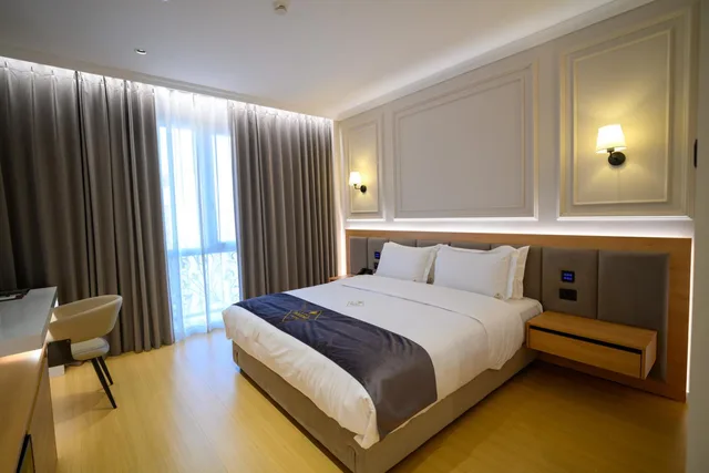 جناح، Airport Holiday Hotel 1/1