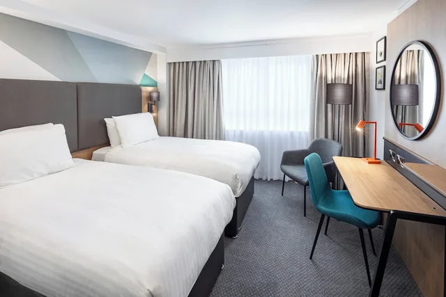 غرفة قياسية بسريرين منفصلين، Holiday Inn Aylesbury 5/10