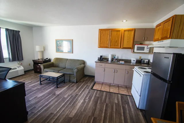 جناح بسرير كينج وسرير كوين بغرفتي نوم، Travelodge by Wyndham Colorado Springs Airport/Peterson AFB 3/4