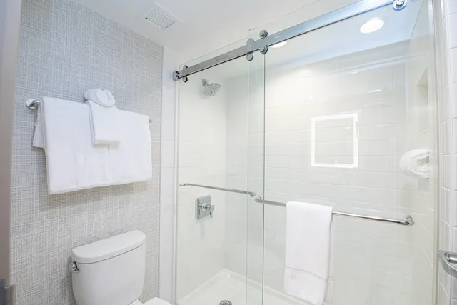 غرفة بسرير كينج، Crowne Plaza Hotel Providence Warwick 5/5